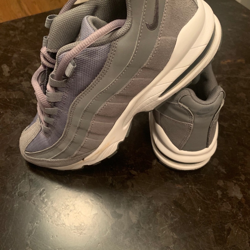 Youth sz 6.5 Nike air max ‘95